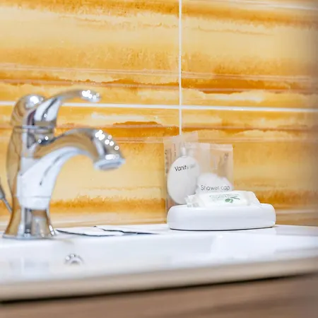 فندق مبيت وإفطار Dei Del Mare Extra Luxury غالّيبولي