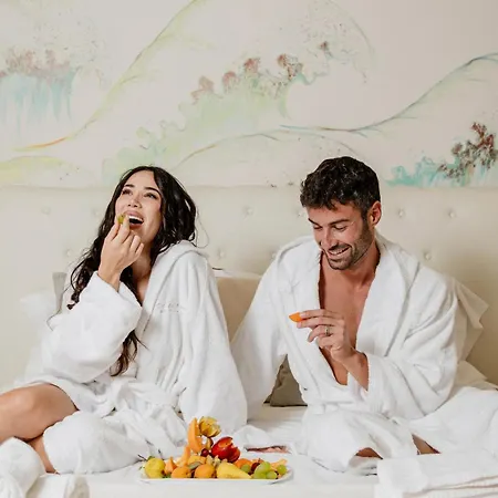 فندق مبيت وإفطار Dei Del Mare Extra Luxury غالّيبولي